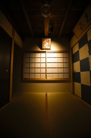 3 bedrooms, iron/ironing board, free WiFi, bed sheets - Yamagata Kyomachi Hatago Daitokuji (Kyoto)