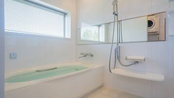 Villa, para no fumadores | 2 habitaciones, tabla de planchar con plancha y wifi gratis