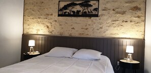 2 bedrooms, travel crib - Small stone house in the heart of Périgord Noir (Salignac-Eyvigues)