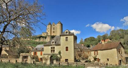 Small stone house in the heart of Périgord Noir