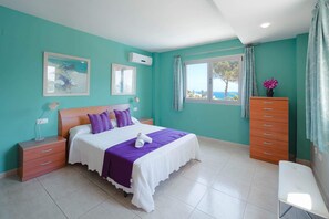 5 chambres, fer et planche à repasser, Wi-Fi gratuit, draps fournis