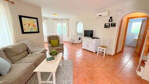 Unclassified image, 4 of 39, button