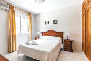 2 bedrooms, in-room safe, iron/ironing board, free WiFi