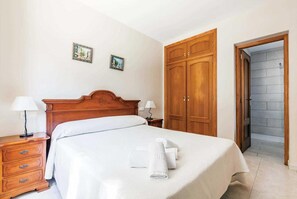 Unclassified image, 5 of 14, button