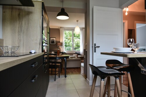 Bright, spacious apartment in town center