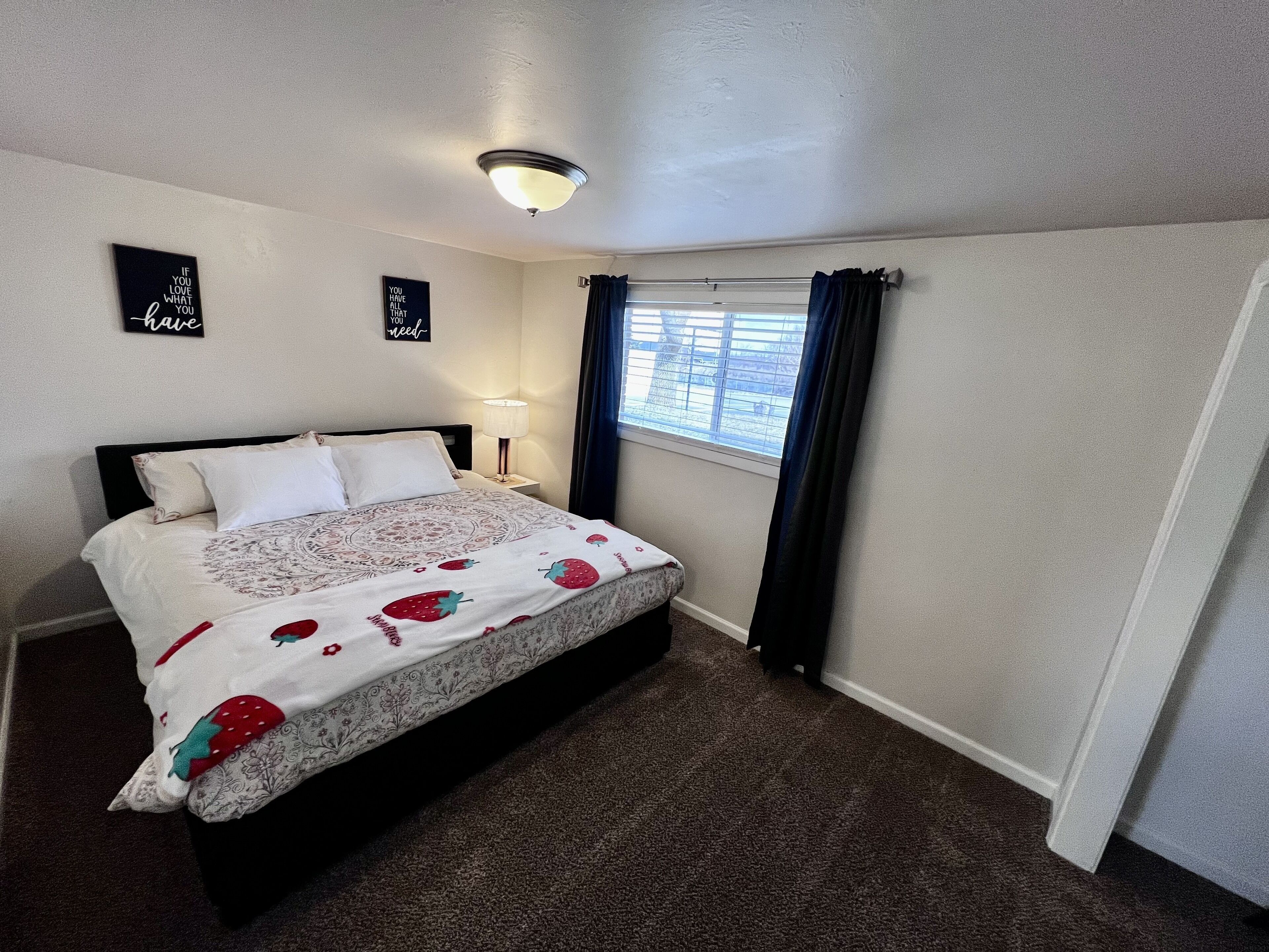 2 Schlafzimmer, Schreibtisch, Bügeleisen/Bügelbrett, WLAN