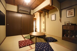 4 habitaciones, tabla de planchar con plancha y wifi gratis 