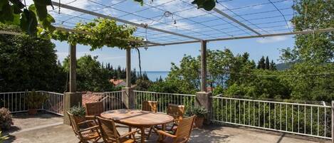 アパートメント (One-Bedroom Apartment with Balcony an) | テラス / パティオ