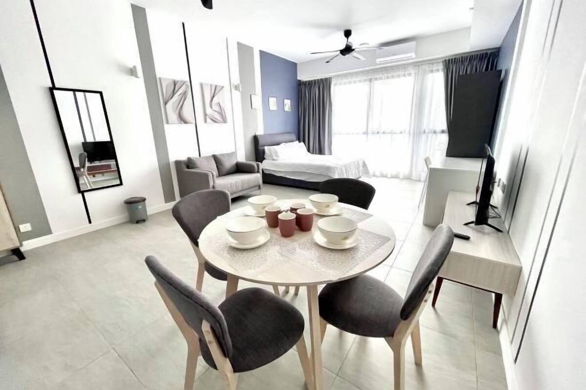 1 bedroom, in-room safe, desk, laptop workspace