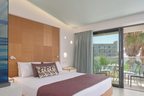 1 bedroom, premium bedding, in-room safe, desk