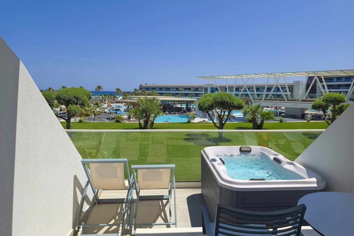 Superior Exclusive Pool or Sea View with Jacuzzi, Adults Friendly | Terrace/patio