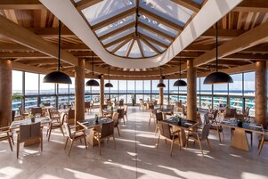 5 restaurants, dinner served, Argentinean cuisine