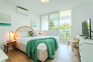 4 bedrooms, iron/ironing board, Internet, bed sheets - Aldinga Beach Breakaway - Coastal Beauty Perfect For a Fam Vacay ~ C21 (Aldinga Beach)