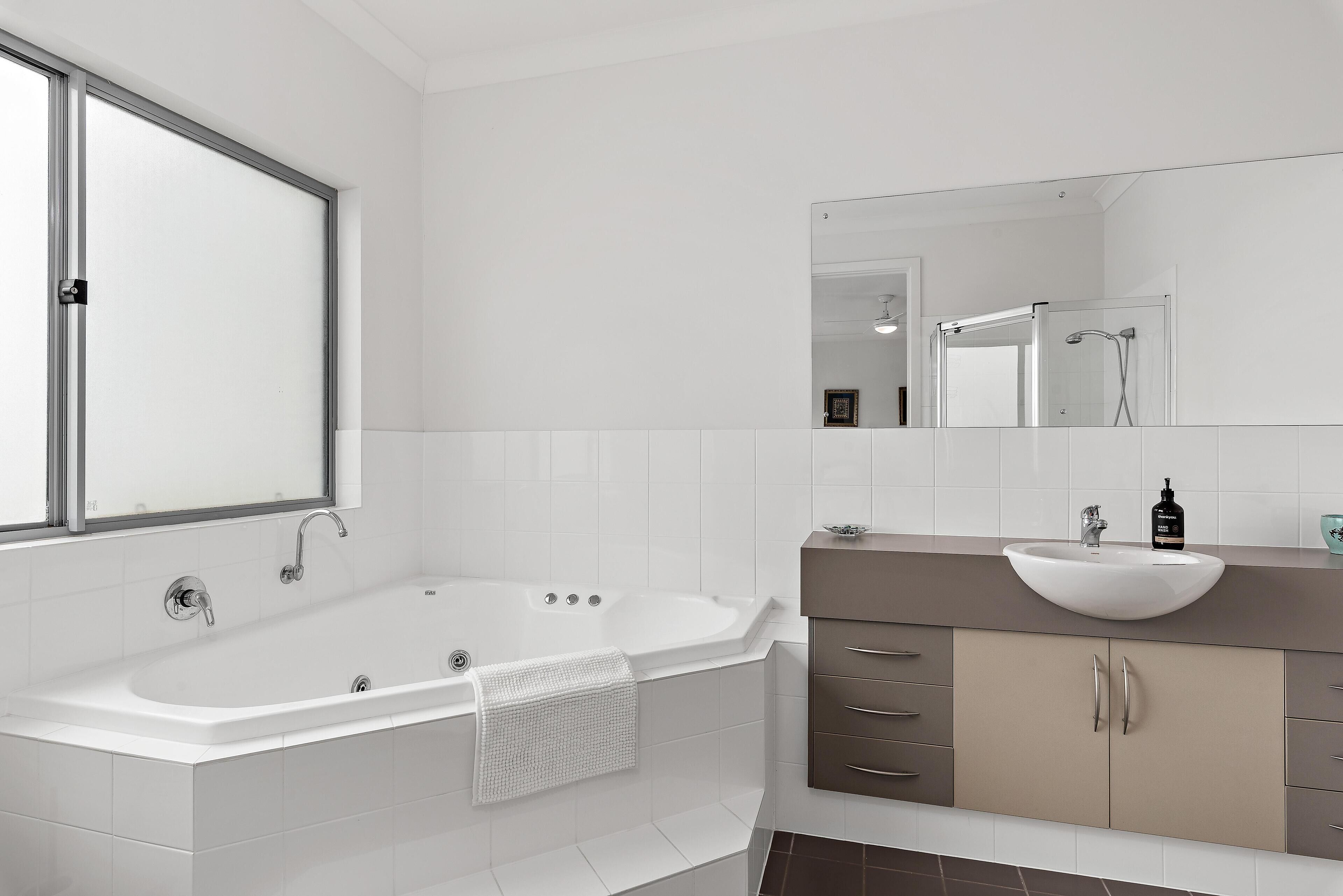 Percival Point ~ Port Willunga - Sweeping Pt. Willunga Sea Views — image 17