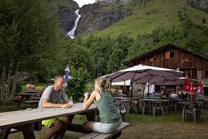 Outdoor dining - Chalet Bouquetin- Renard (Champagny-en-Vanoise)