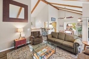 TV, fireplace, DVD player