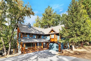 Unclassified image, 3 of 57, button - Relax and Enjoy the Peace and Quiet in Luxury! Upper Moonridge! Hot Tub! Pet Friendly! Gameroom! Peloton Bike! (Big Bear City)