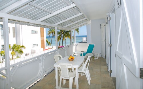  Porzellan Apartment Meerblick vom Balkon