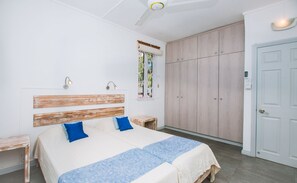 3 bedrooms, in-room safe, iron/ironing board, travel crib