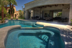 Beheizter Pool