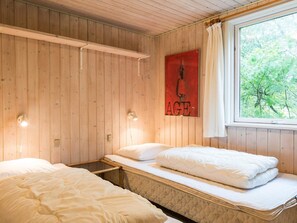 3 bedrooms, individually furnished, bed sheets - 5 Person Holiday Home on a Holiday Park in Nørre Nebel (Norre Nebel)