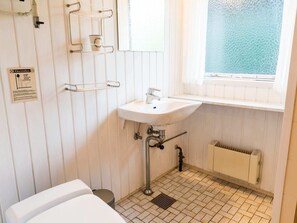 Bathroom - 5 Person Holiday Home on a Holiday Park in Nørre Nebel (Norre Nebel)