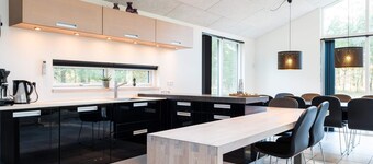 Luxurious Retreat in Henne Strand-by Traum