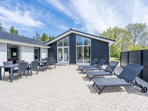 House | Outdoor dining