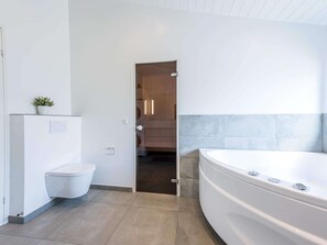 Spa treatment - 6 Person Holiday Home in Henne (Henne)