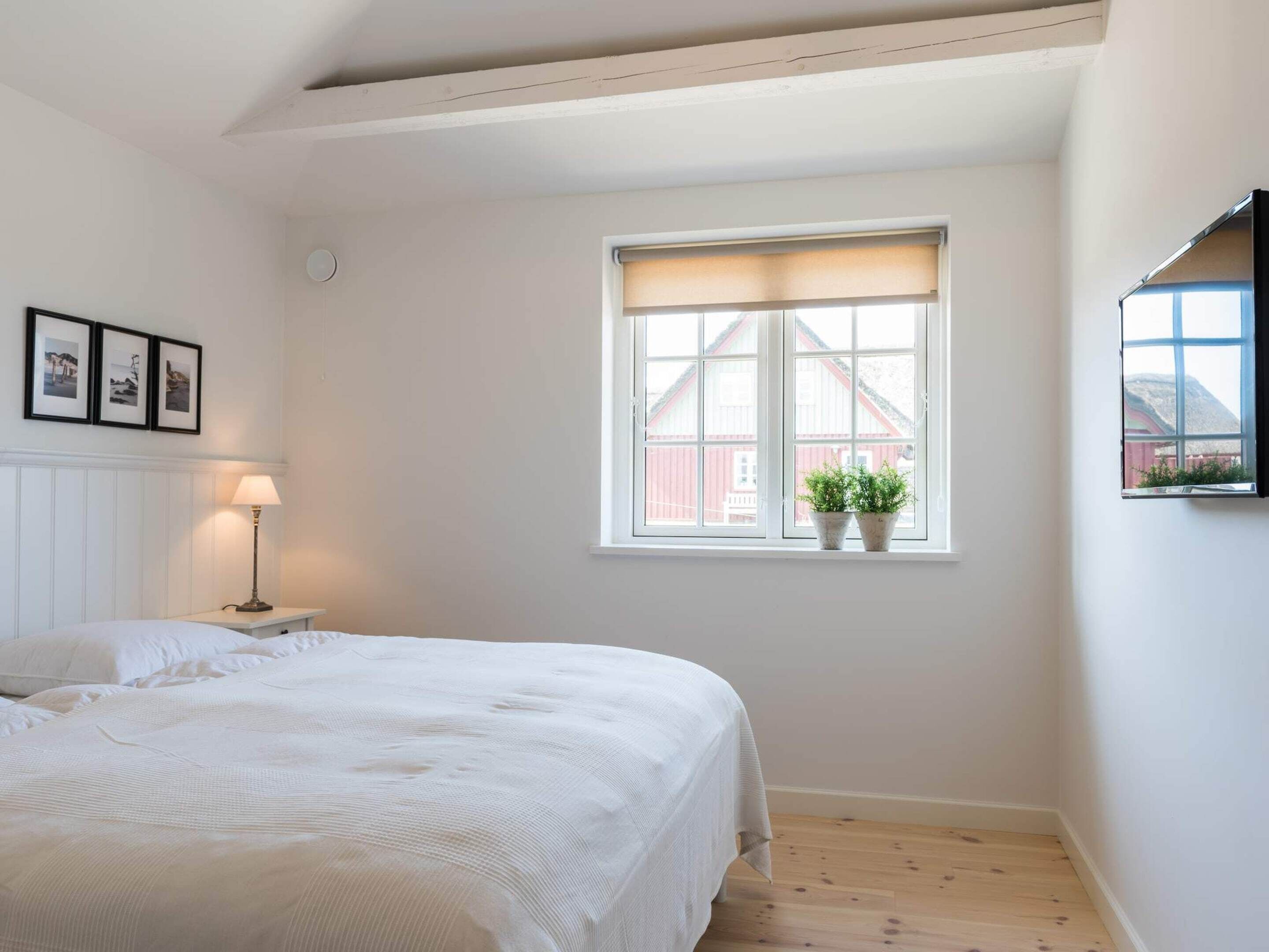 3 bedrooms, individually furnished, bed sheets