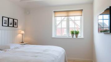 3 bedrooms, individually furnished, bed sheets