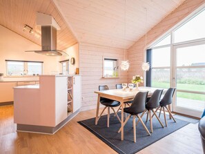 House | Dining - Holiday Home in Tarm (Tarm)