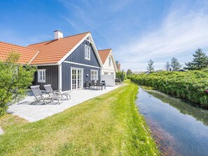 Exterior - 6 Person Holiday Home in Blavand (Blavand)