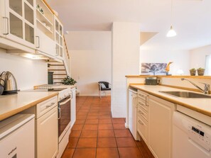 House | Interior - 6 Person Holiday Home in Blavand (Blavand)