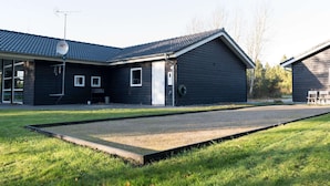 House | Exterior - 8 Person Holiday Home in Blavand (Blavand)
