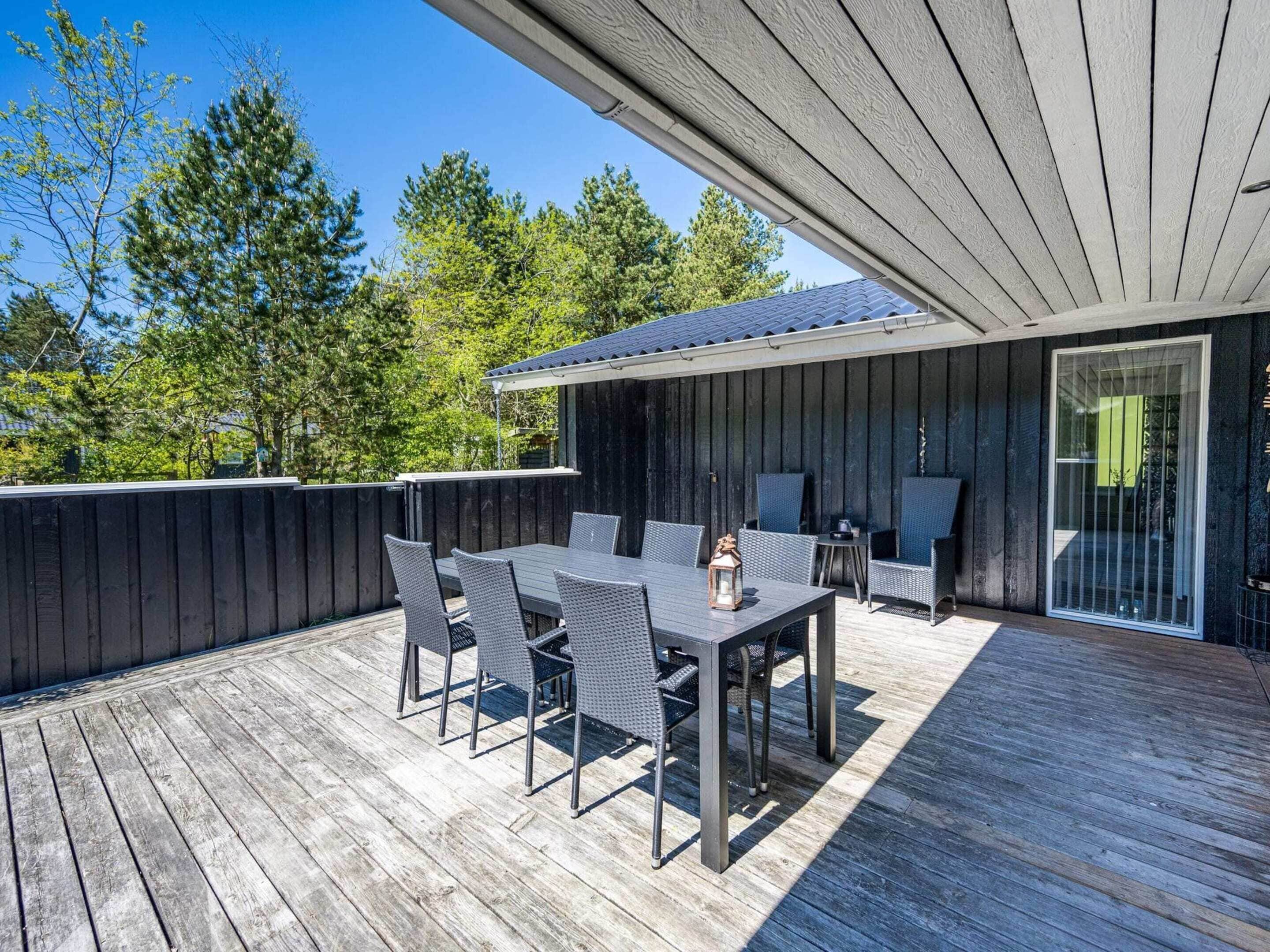 House | Tempat makan luar