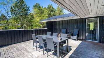 House | Tempat makan luar