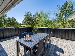 House | Outdoor dining