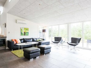 Interior - 8 Person Holiday Home in Blavand (Blavand)