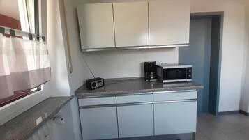 Apartment, Patio | Private kitchen | Fridge, microwave, oven, stovetop