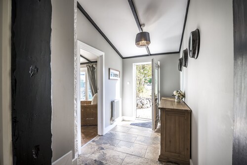 Barn Conversion - Hot Tub - Penally