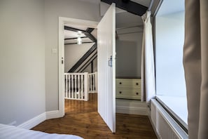 4 habitaciones, tabla de planchar con plancha y wifi gratis