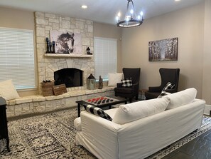 Smart TV, fireplace