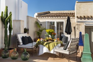 Courtyard view - Casa Sevilla 1855 Suites by Época (Seville)