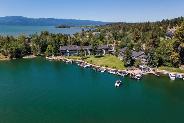 Marina - Cozy condo w/stunning waterfront views & private balcony - Waterfront Studio with Great Views (Bigfork)