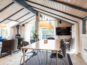 Maison | Cuisine privée | Réfrigérateur, four à micro-ondes, surface de cuisson, lave-vaisselle