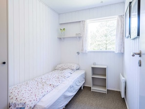 3 bedrooms, individually furnished, bed sheets - 5 Person Holiday Home in Norre Nebel (Norre Nebel)