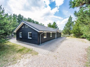 Exterior - 8 Person Holiday Home in Blavand (Blavand)