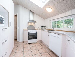 Private kitchen - 8 Person Holiday Home in Blavand (Blavand)