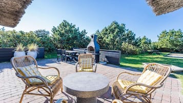 House | Outdoor dining
